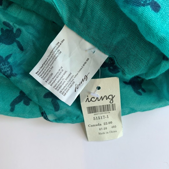 { Icing } Turtle Infinity Scarf - Picture 2 of 3